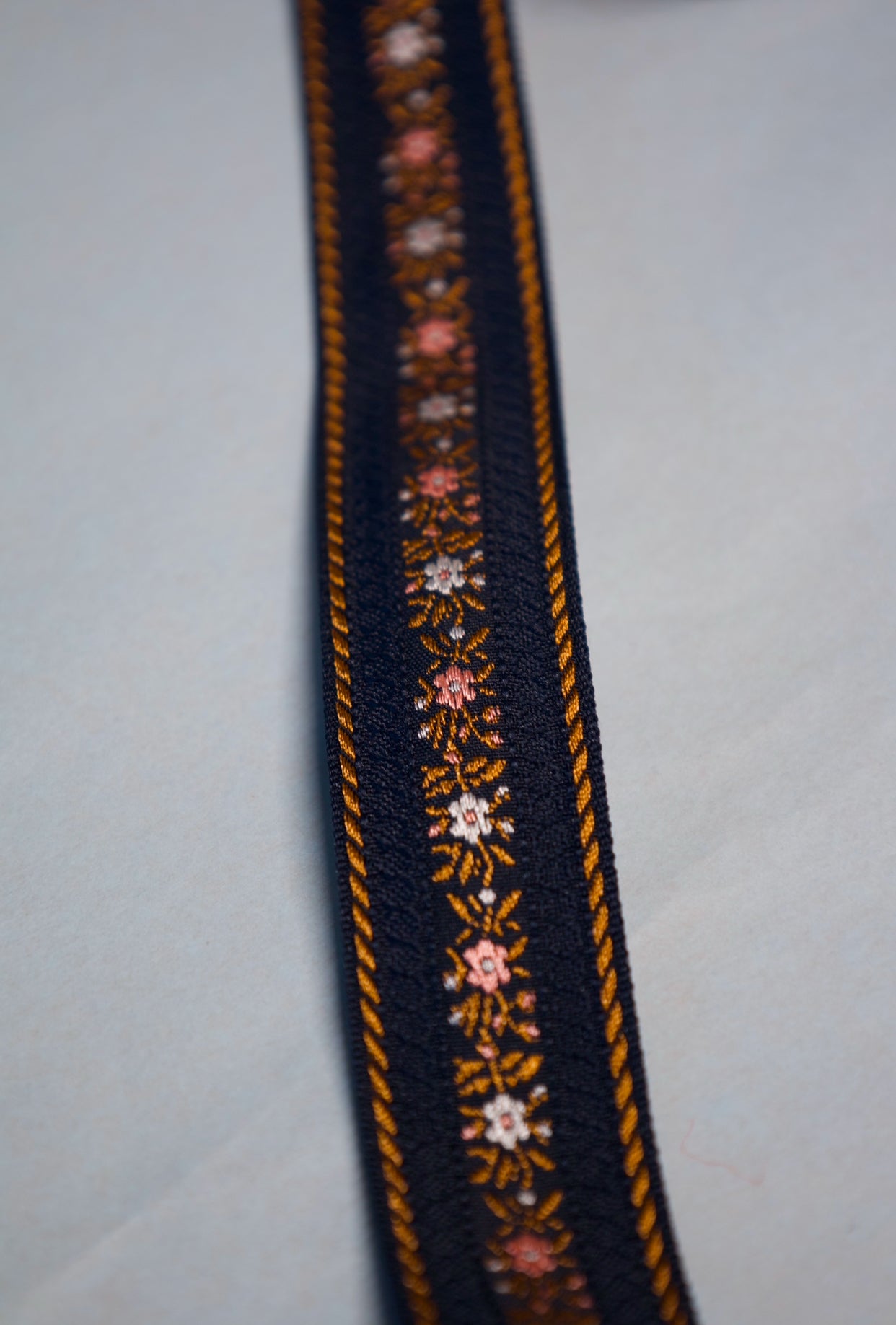 Jacquardbånd blomstret 25 mm Marine