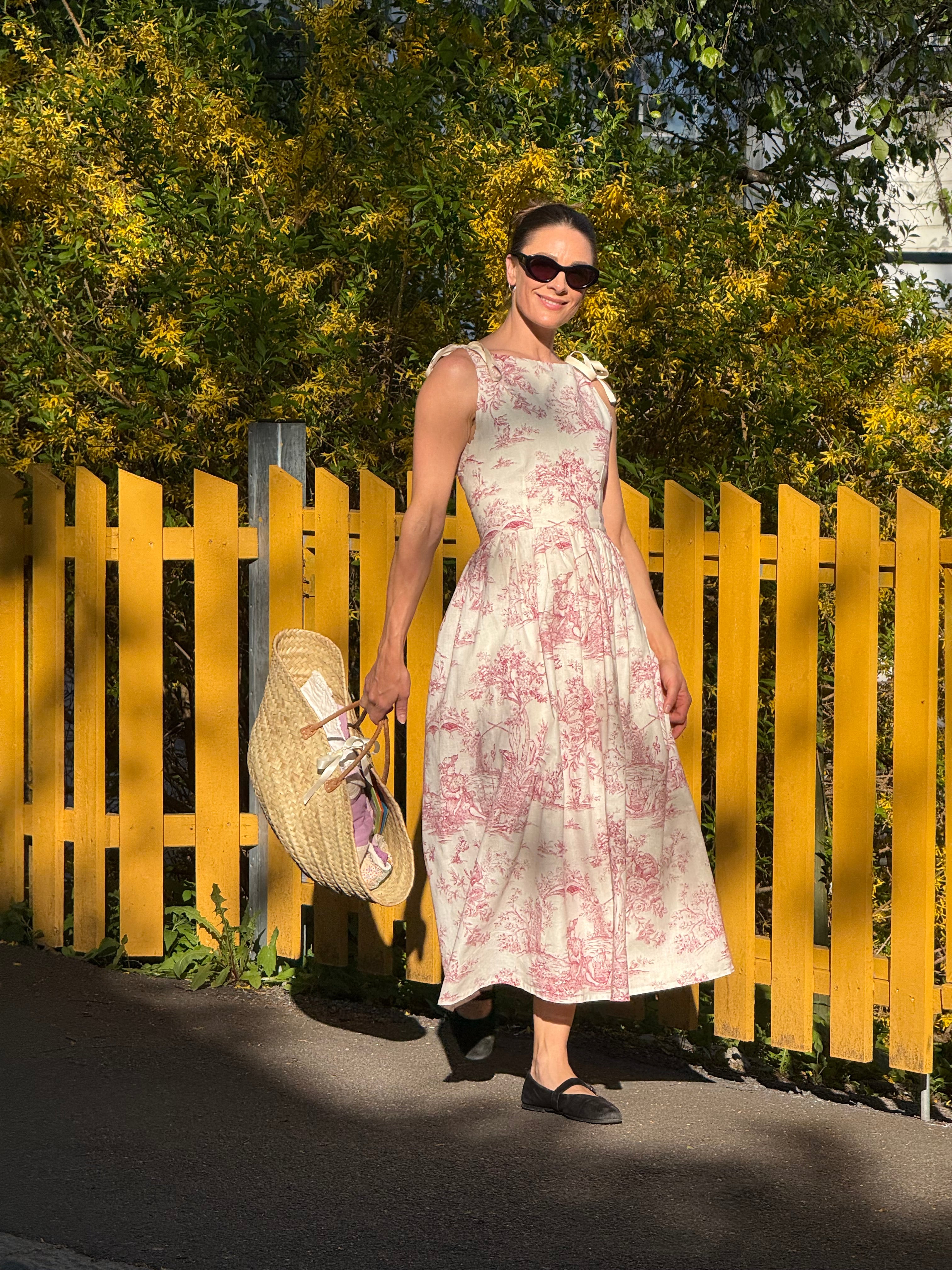 Anna mønster + Toile de Jouy i bomull grå/hvit