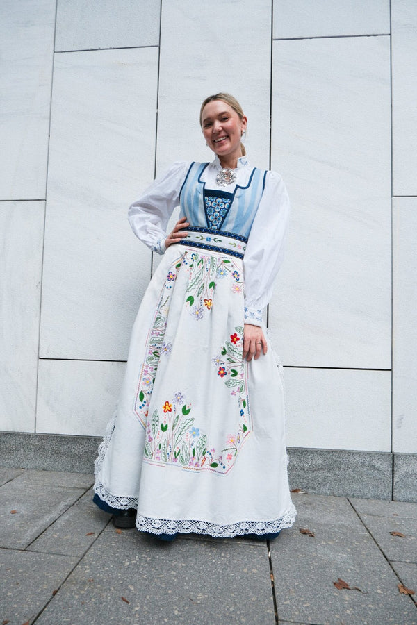 Fæstdrakt Dame + bluse - Digitalt mønster