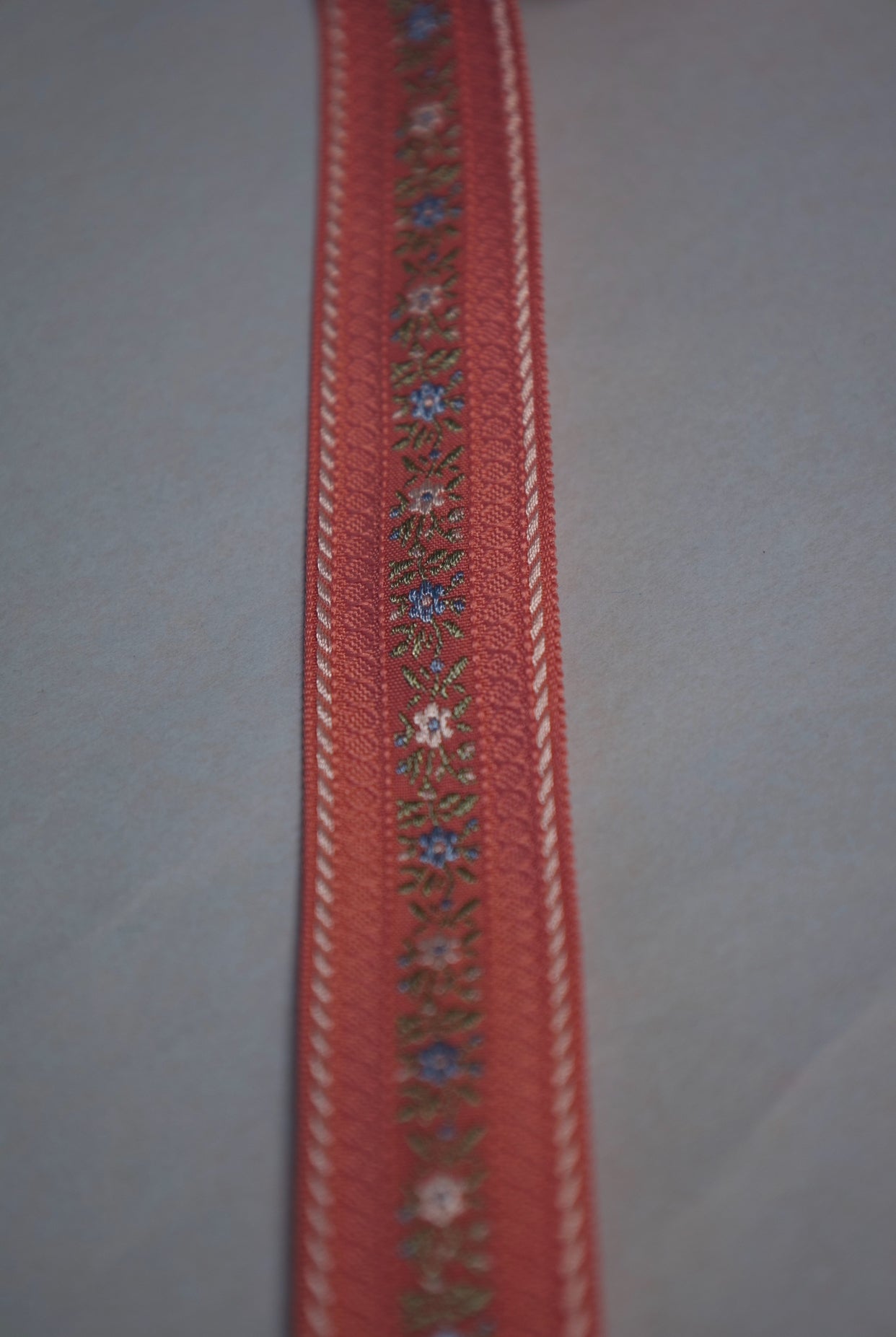 Jacquardbånd blomstret 25 mm Rosa