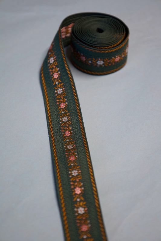 Jacquardbånd blomstret 25 mm Grønn