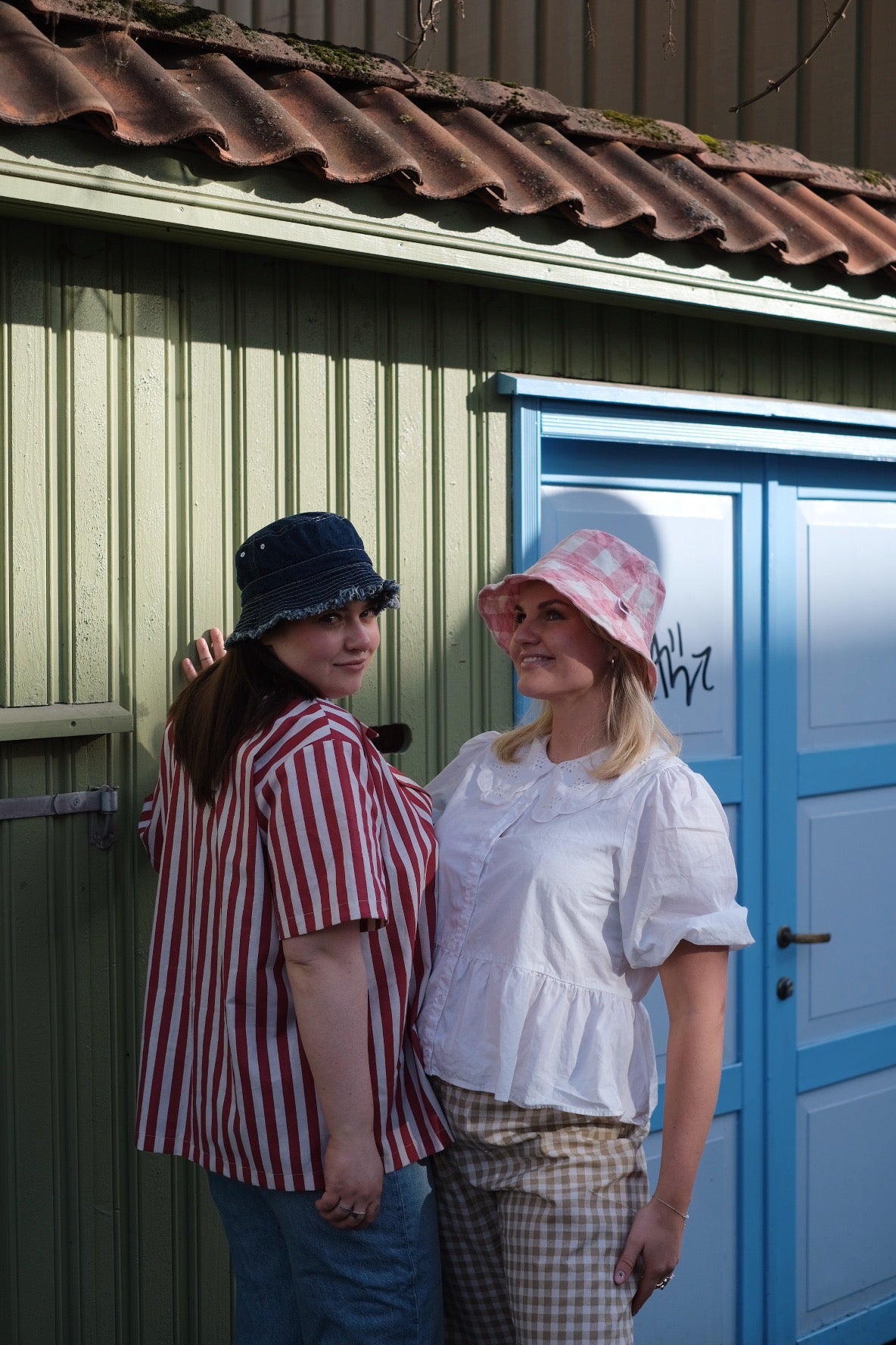 Sandvika Rio rød striper med trykt mønster