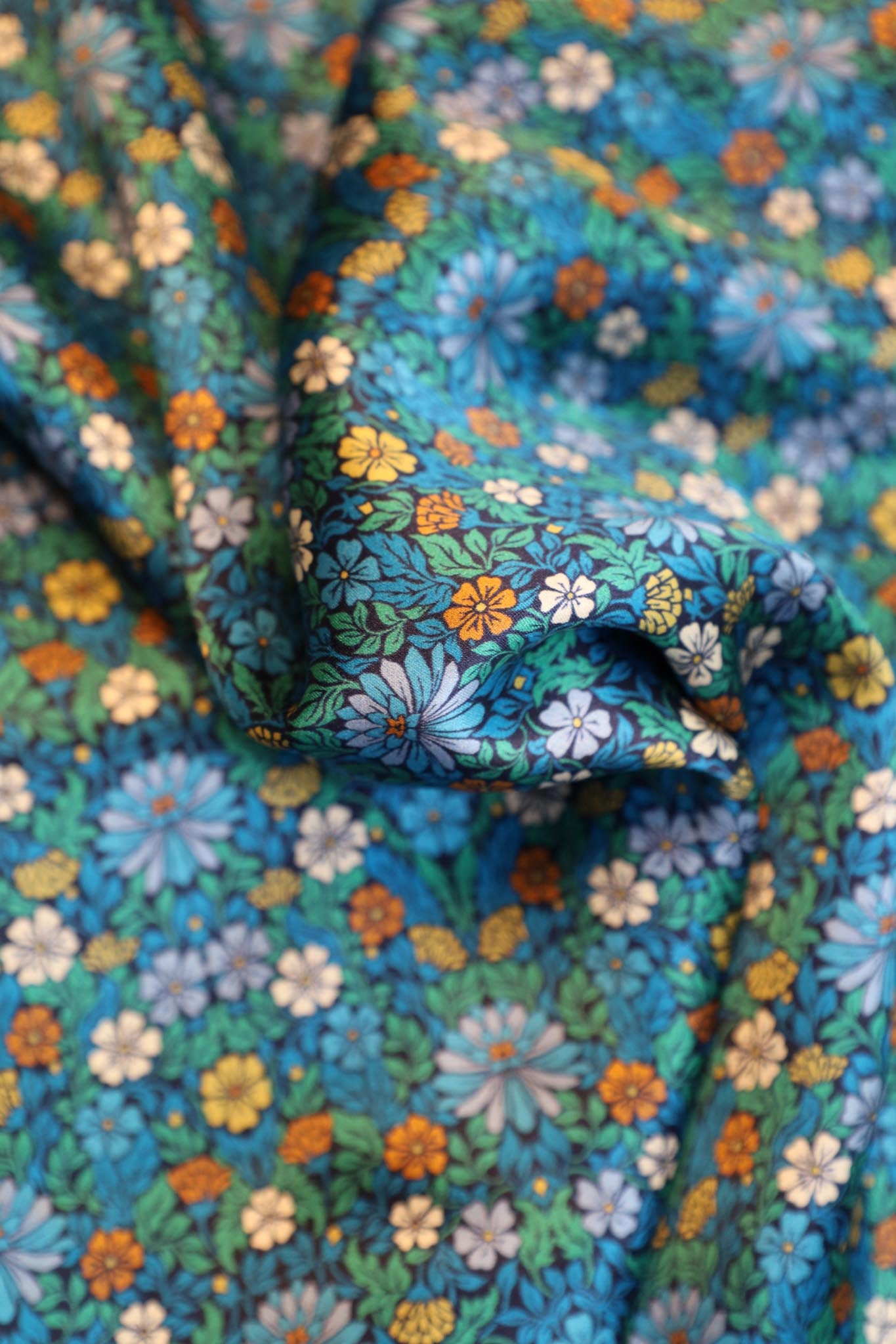 Liberty Fabrics - Moon Flower Silke