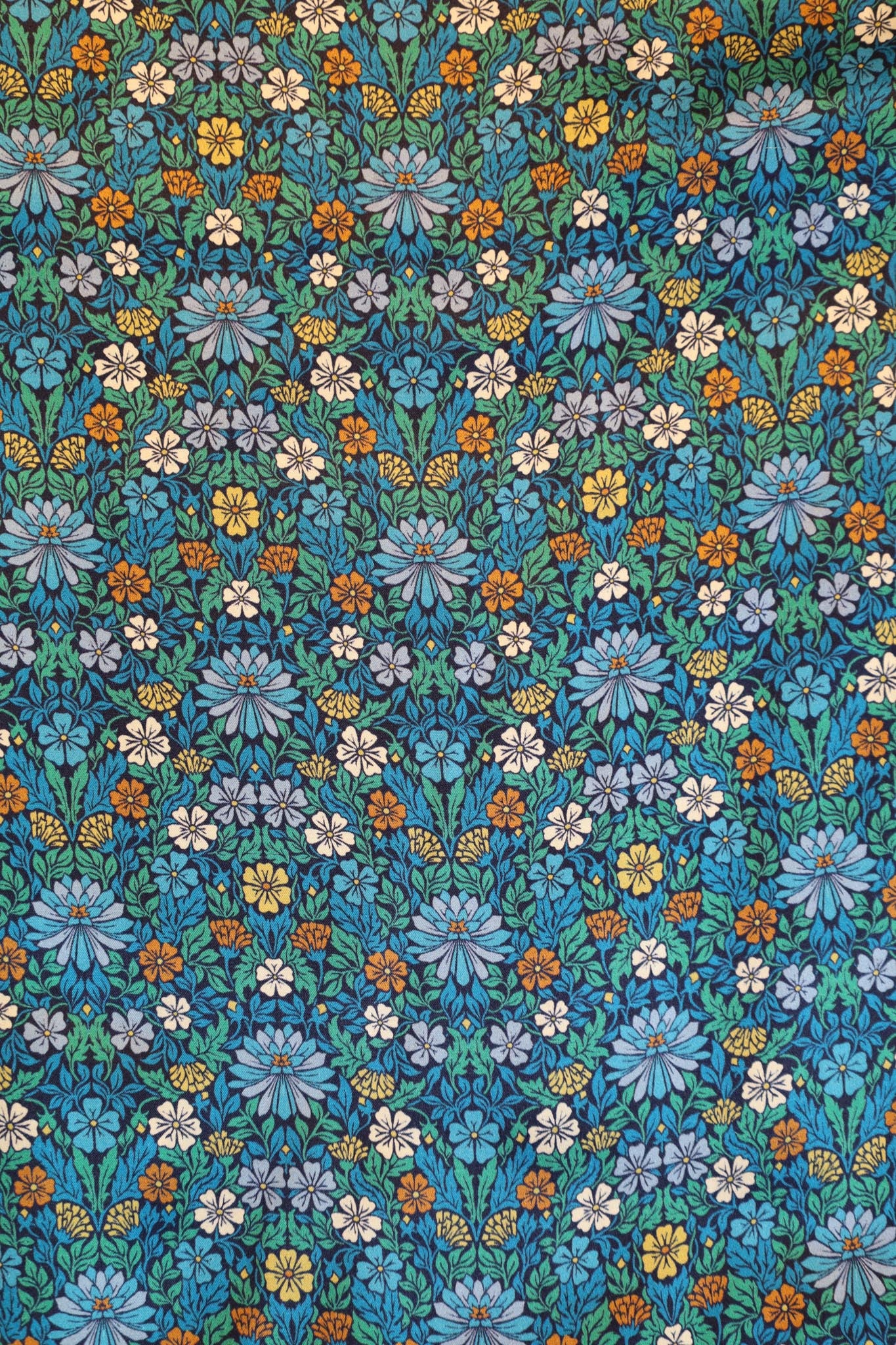 Liberty Fabrics - Moon Flower Silke