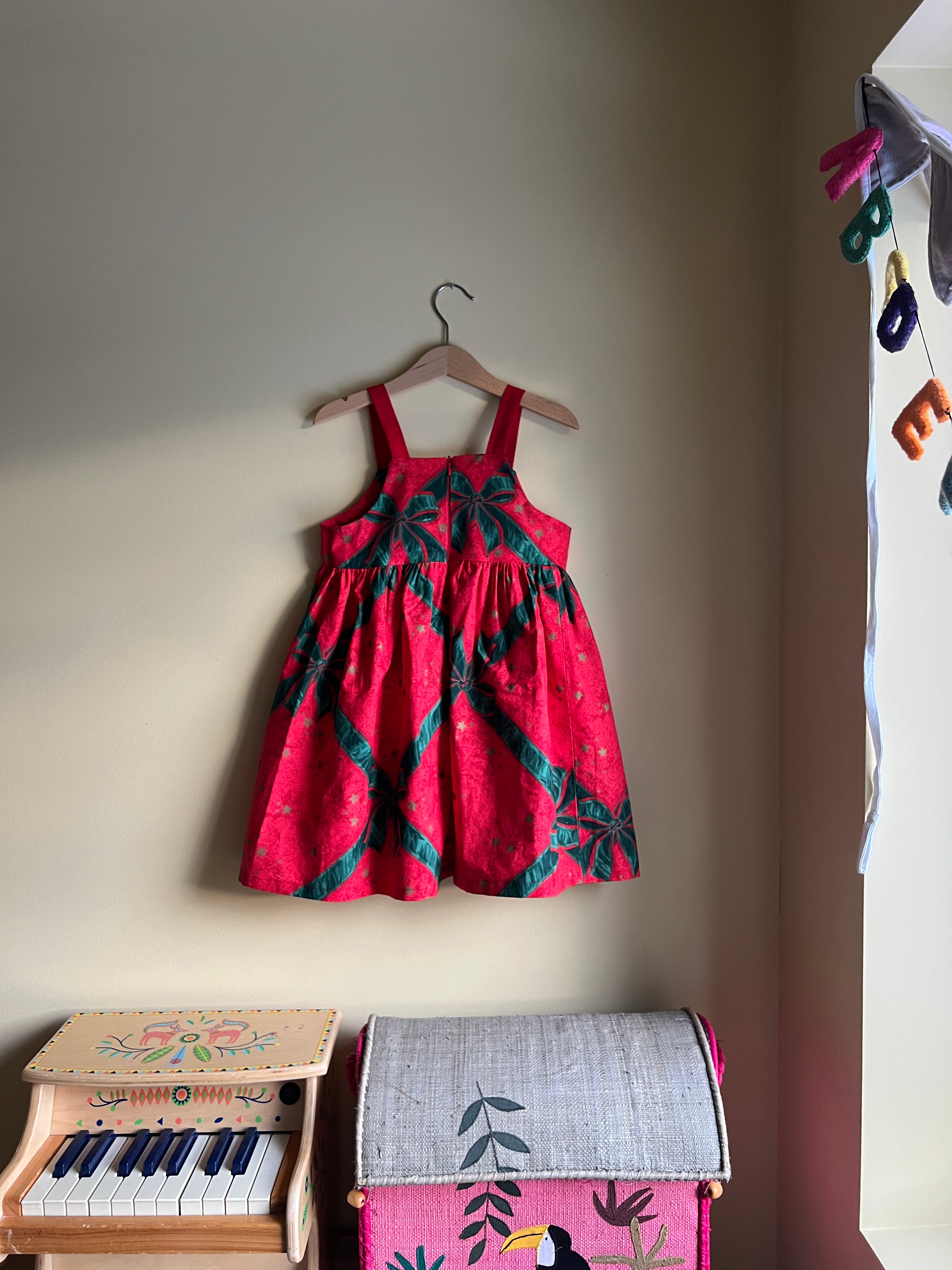 Edel barnekjolemønster