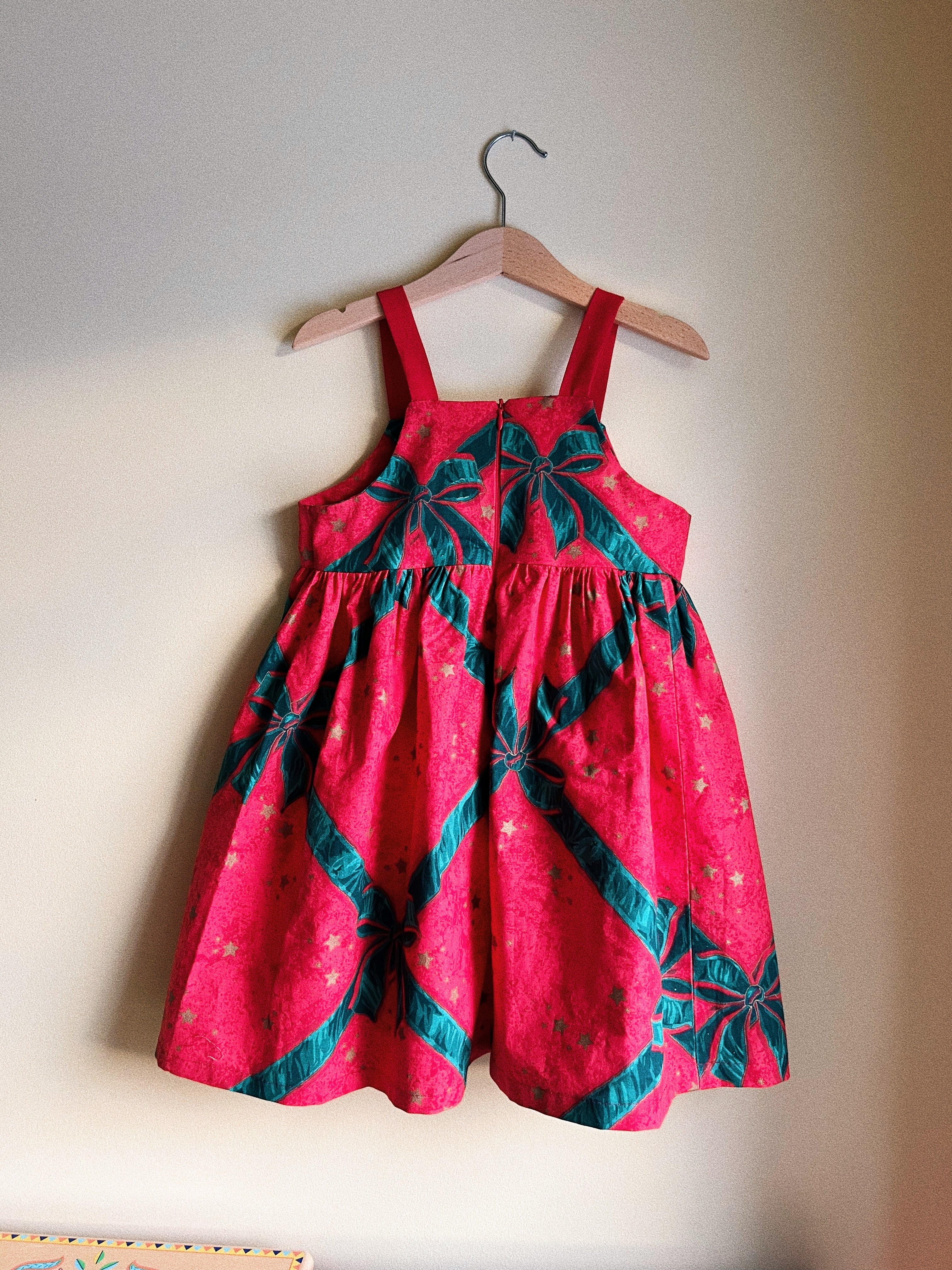 Edel barnekjolemønster