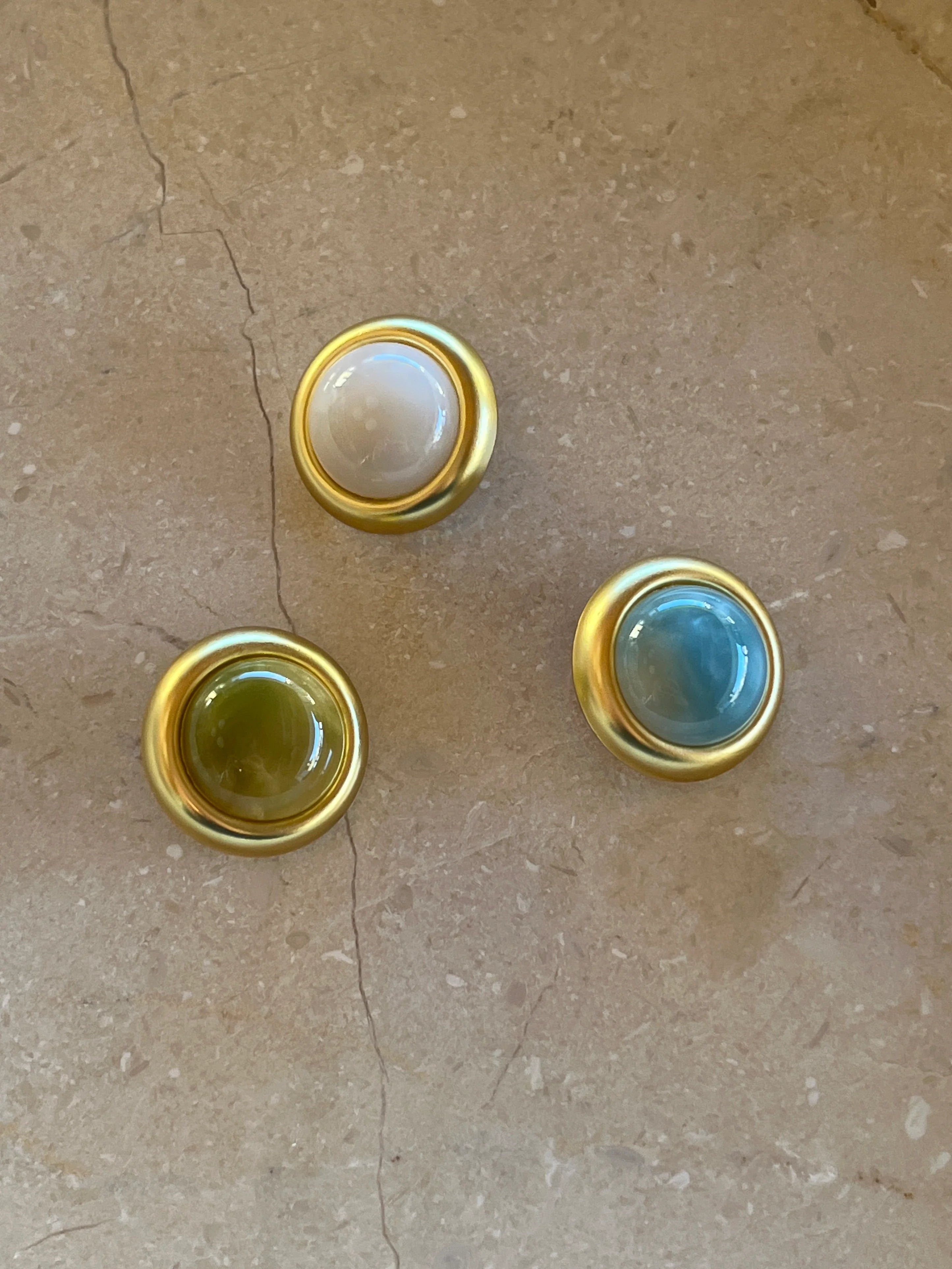 Sunny Button - Black