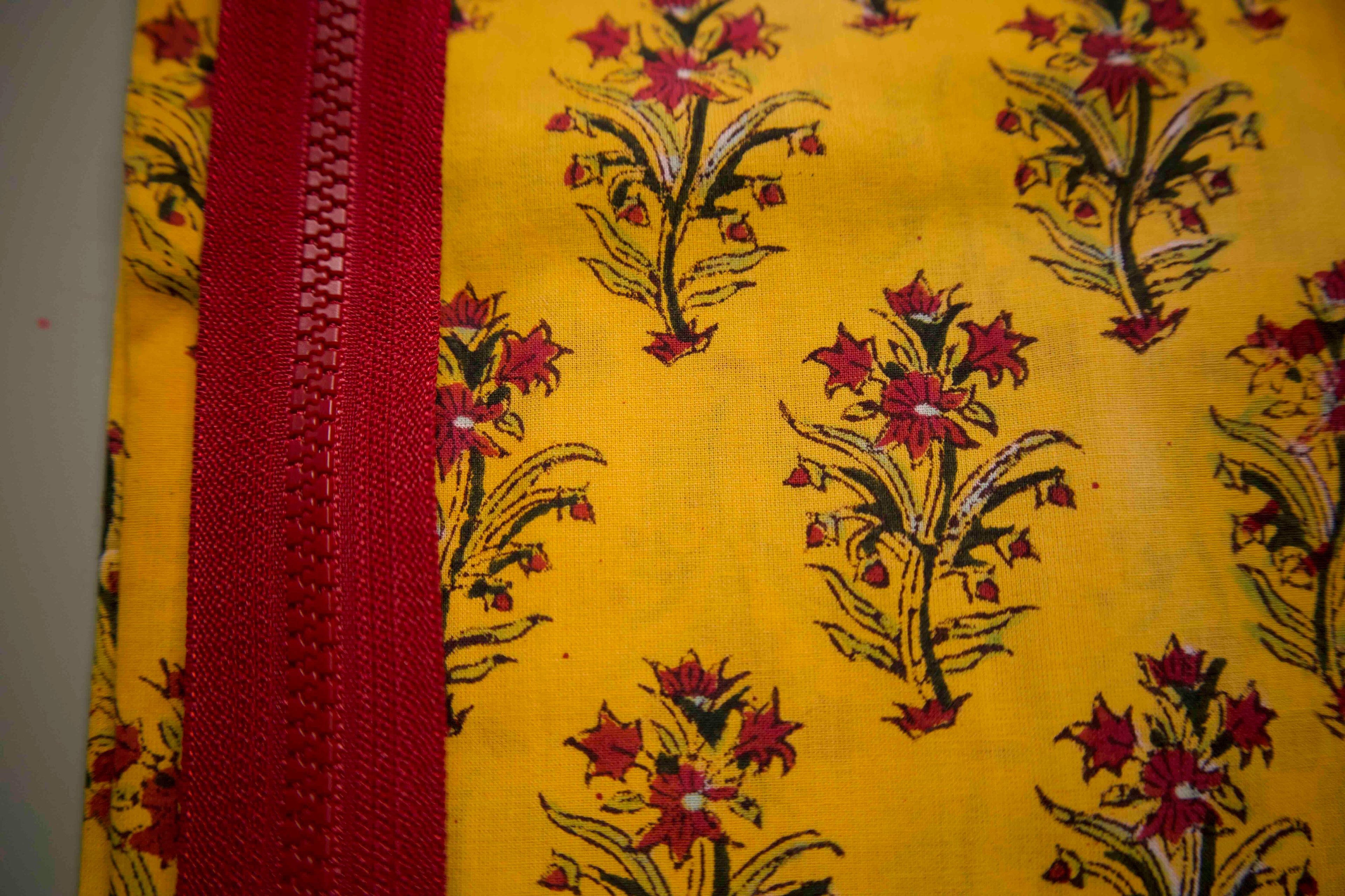 Toalettmappe sypakke - Sommerbrislilje m/ rød krok