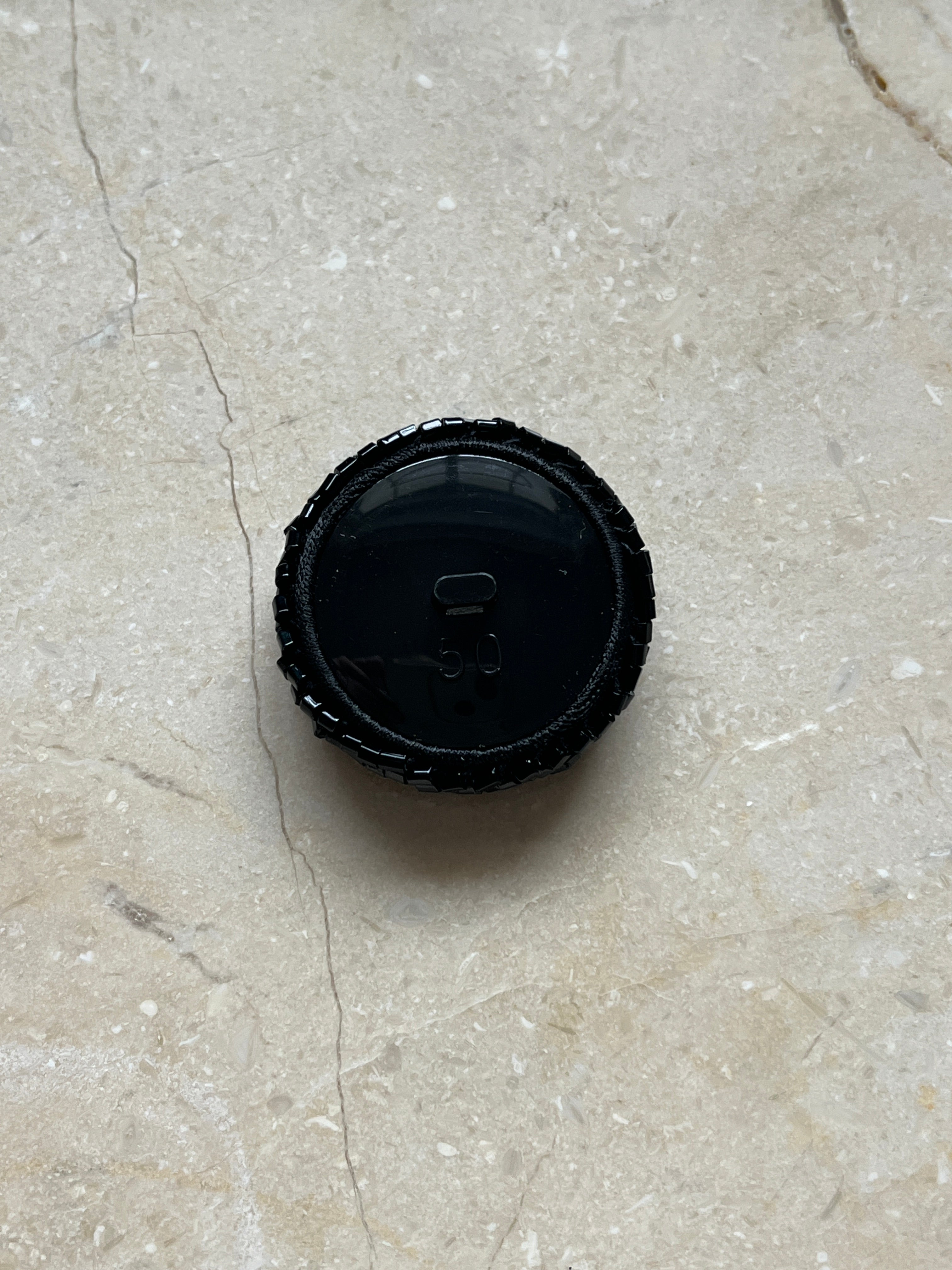 Kelly Button - Black