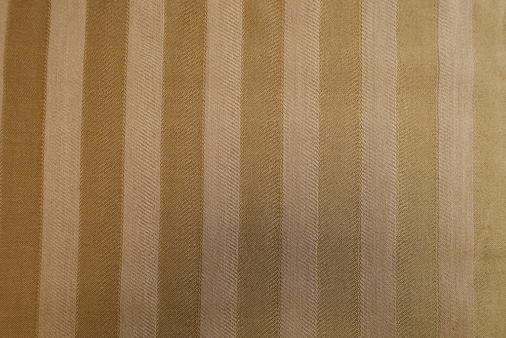 Beige / krem stripet