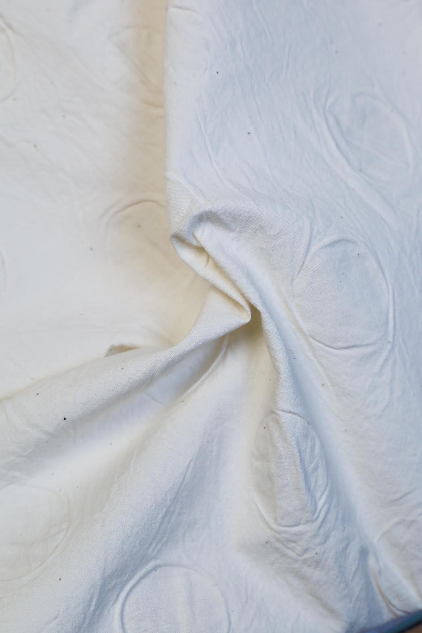 Sandra - Krem Polkadot Tekstuerert Bomull