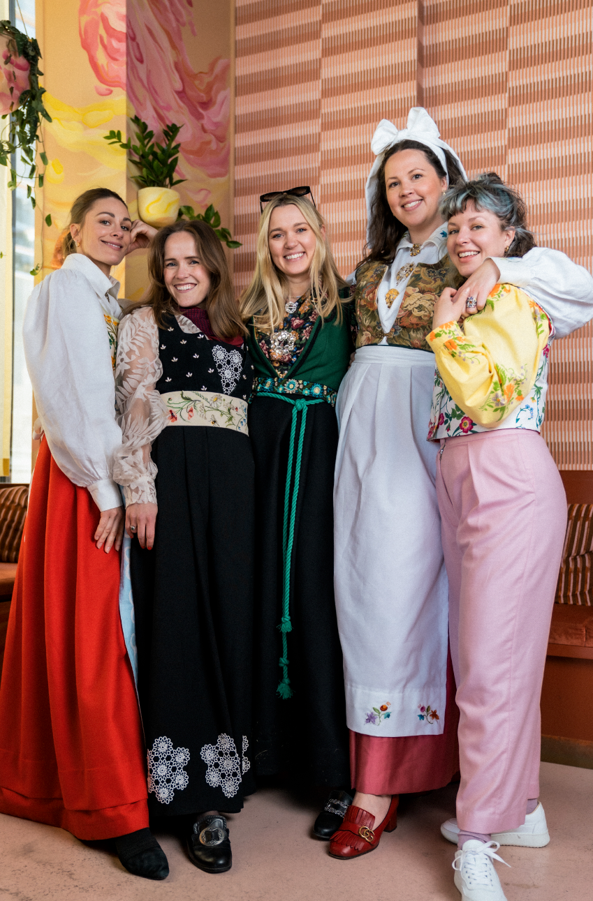 Fæstdrakt Dame + bluse