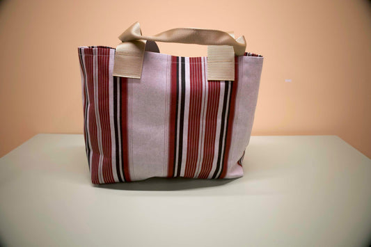 Markisebag, Grå med røde striper