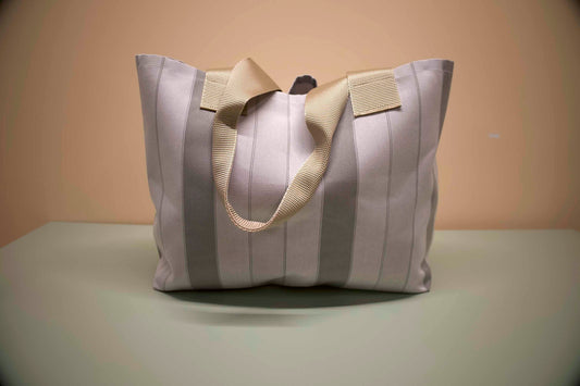 Markisebag, Grå striper