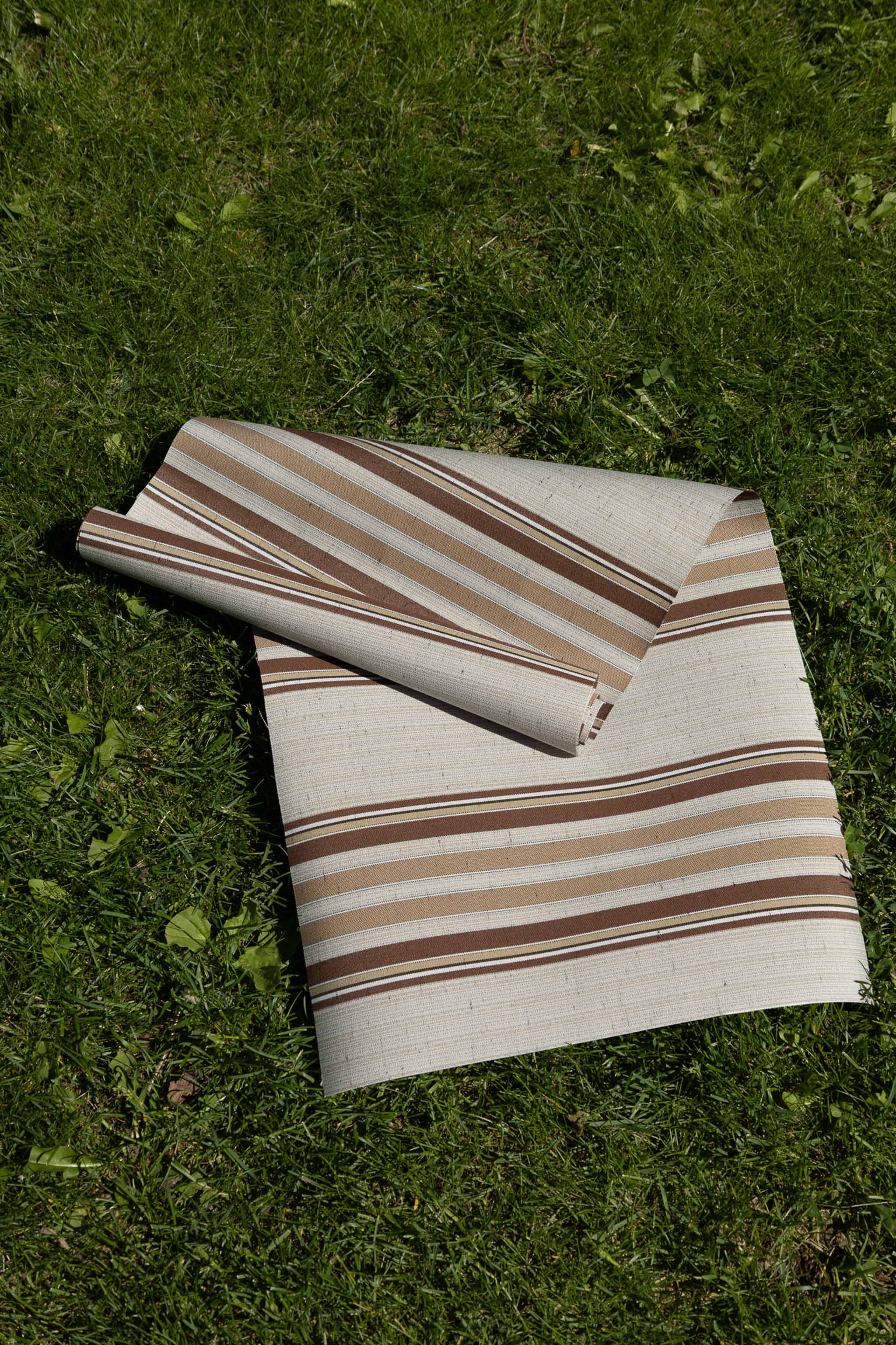 Utendørsstoff vannavv. - Spettet m/brune striper