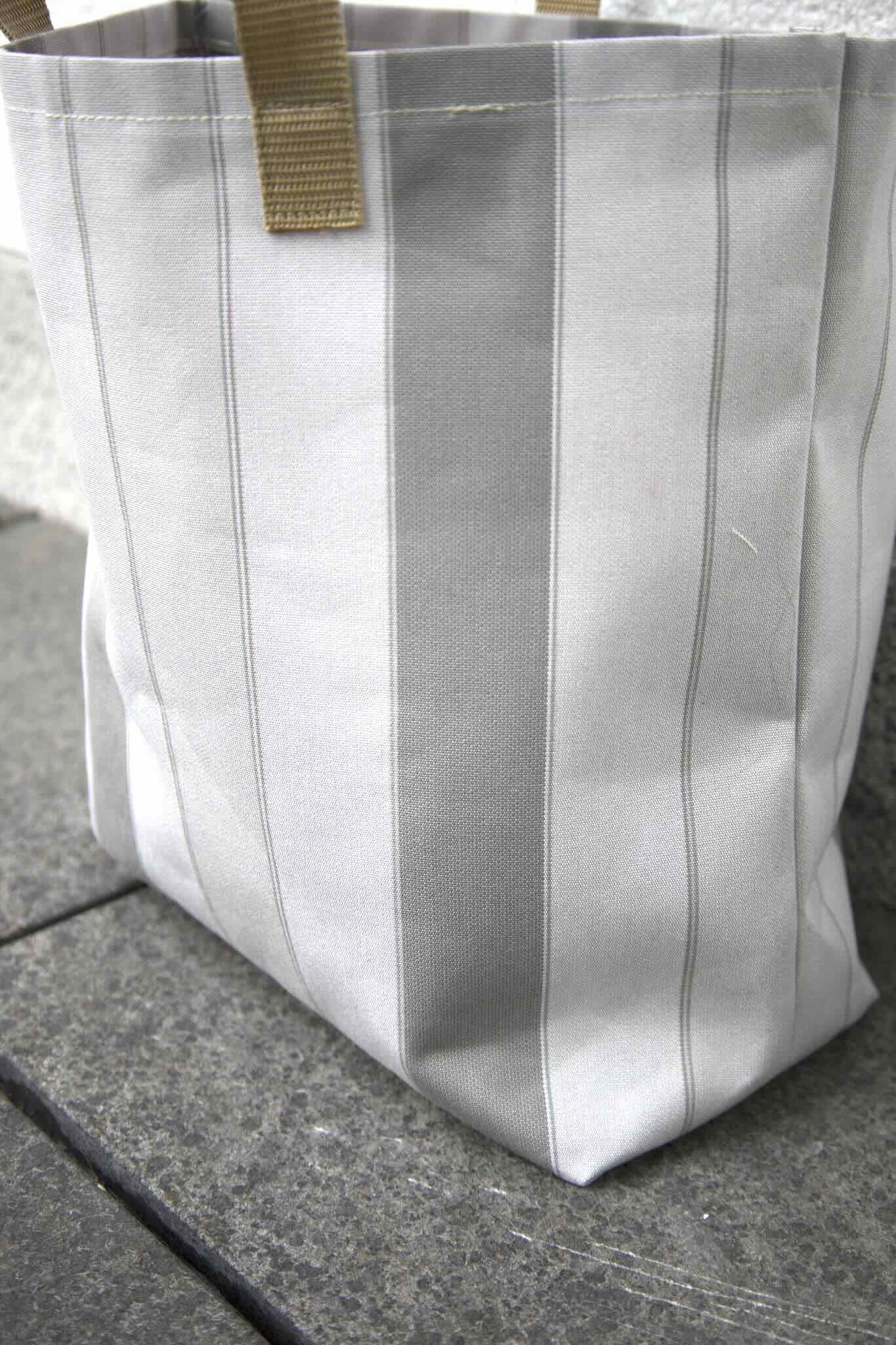 Markisebag liten, Grå Striper