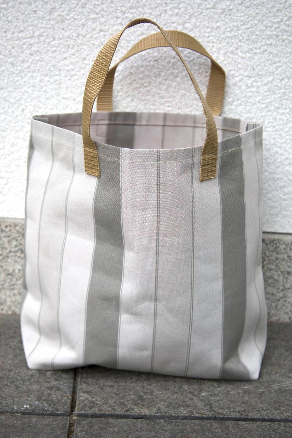 Markisebag liten, Grå Striper