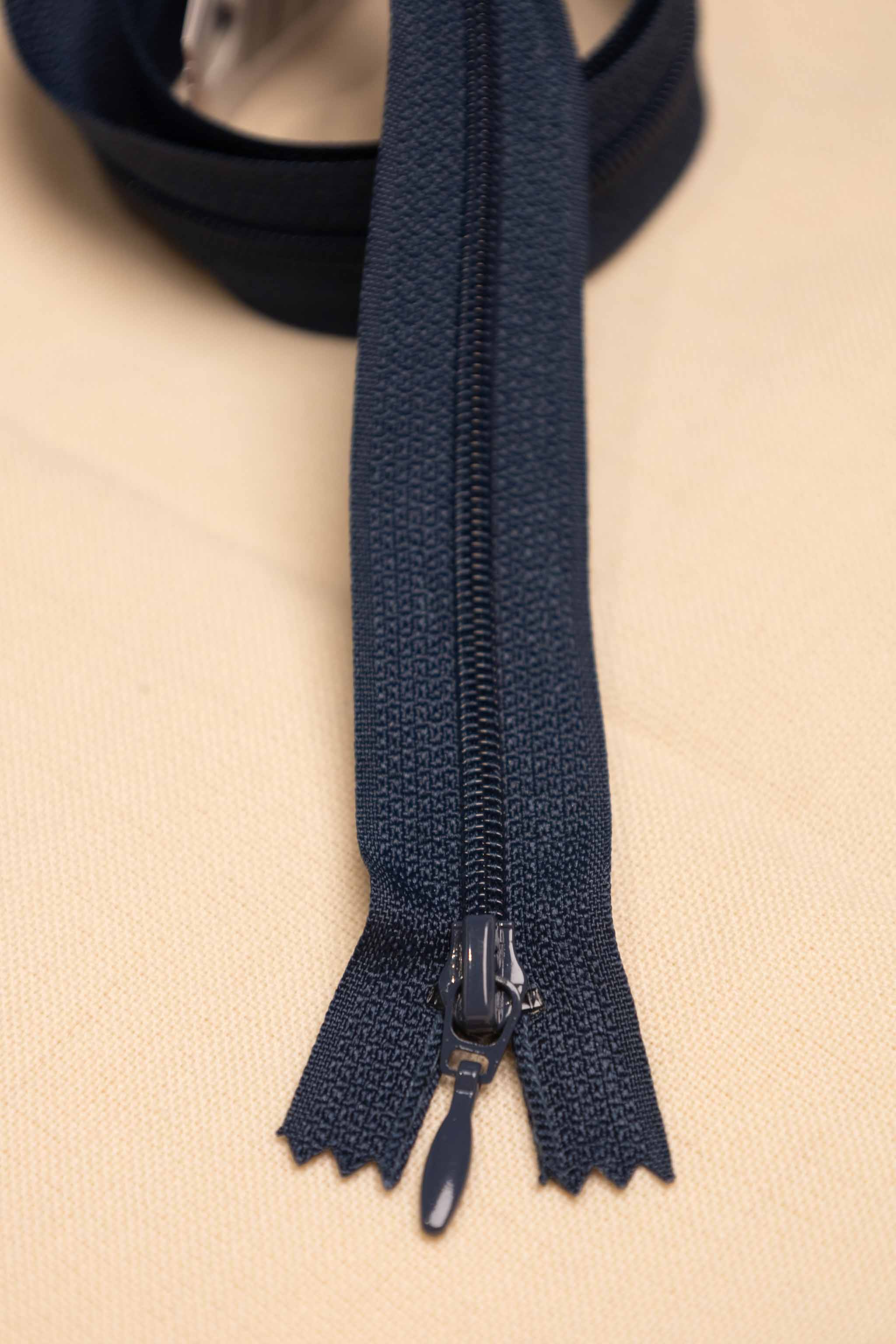 Glidelås 20 cm - 210 Mørk Blå