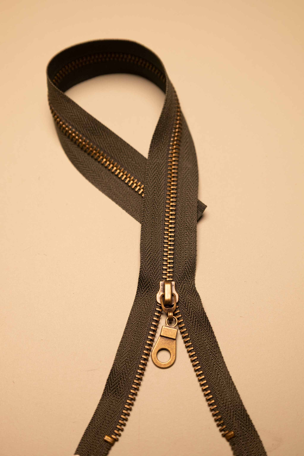Delbar metallglidelås 40 cm, grønn