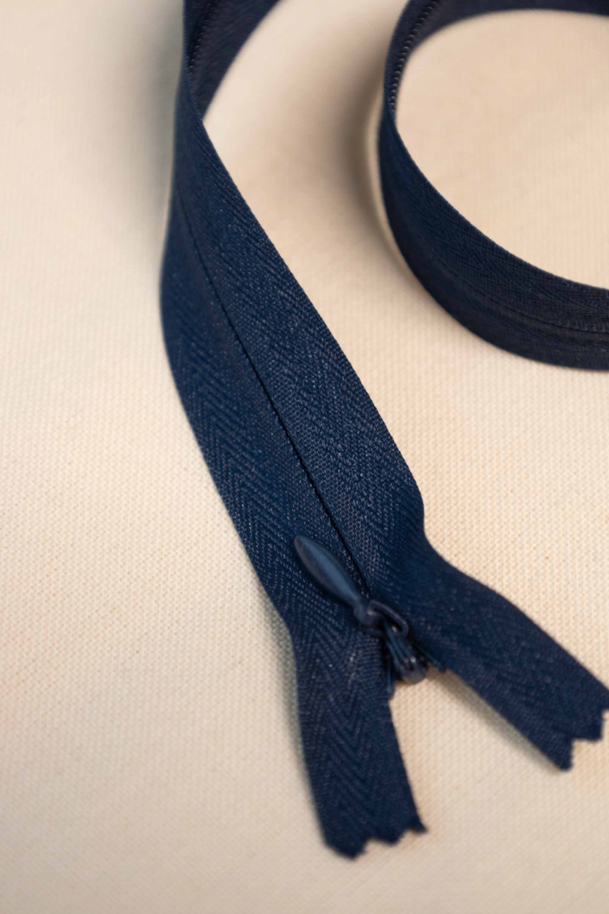 Glidelås skjult 40 cm - 210 Mørk Blå