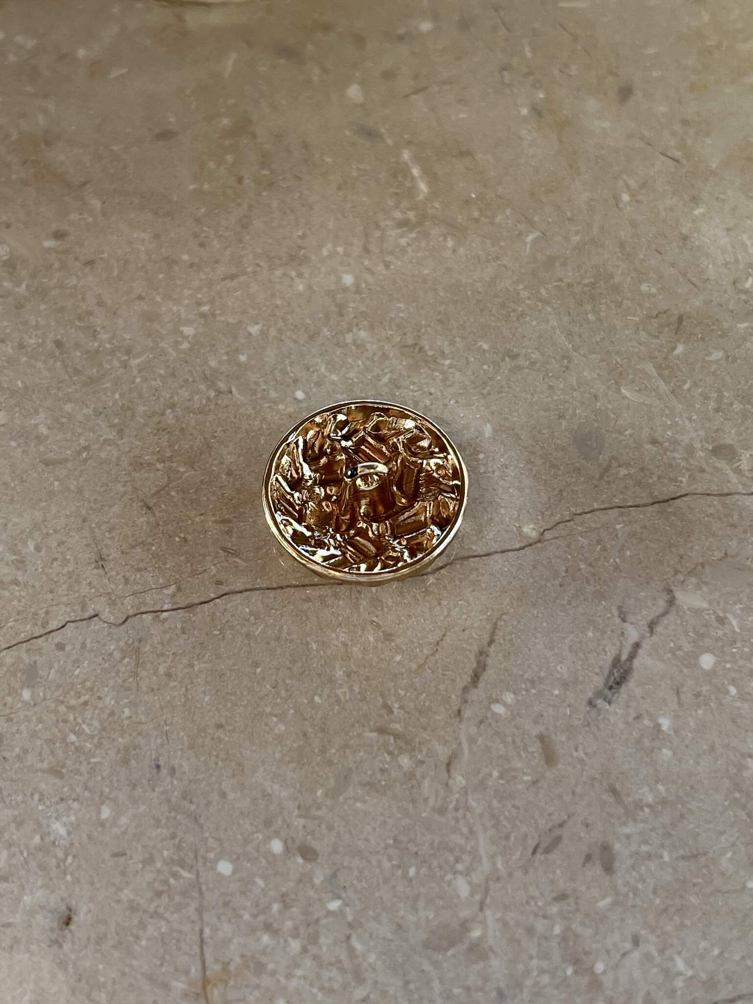Evelyn button - Gold Brown