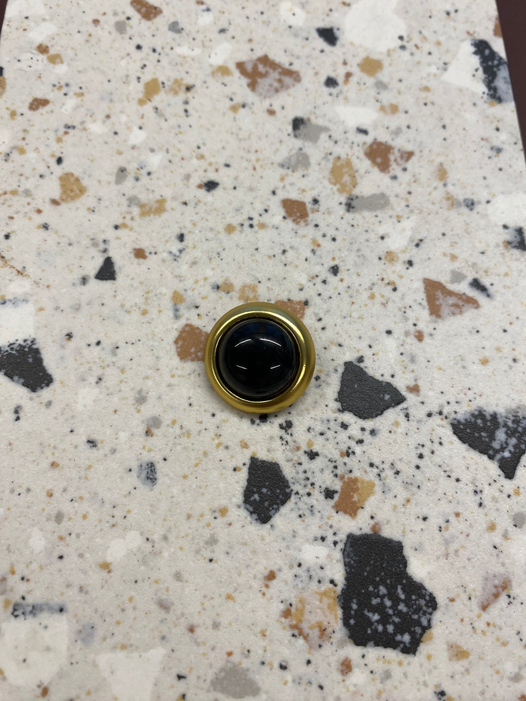 Sunny Button - Black