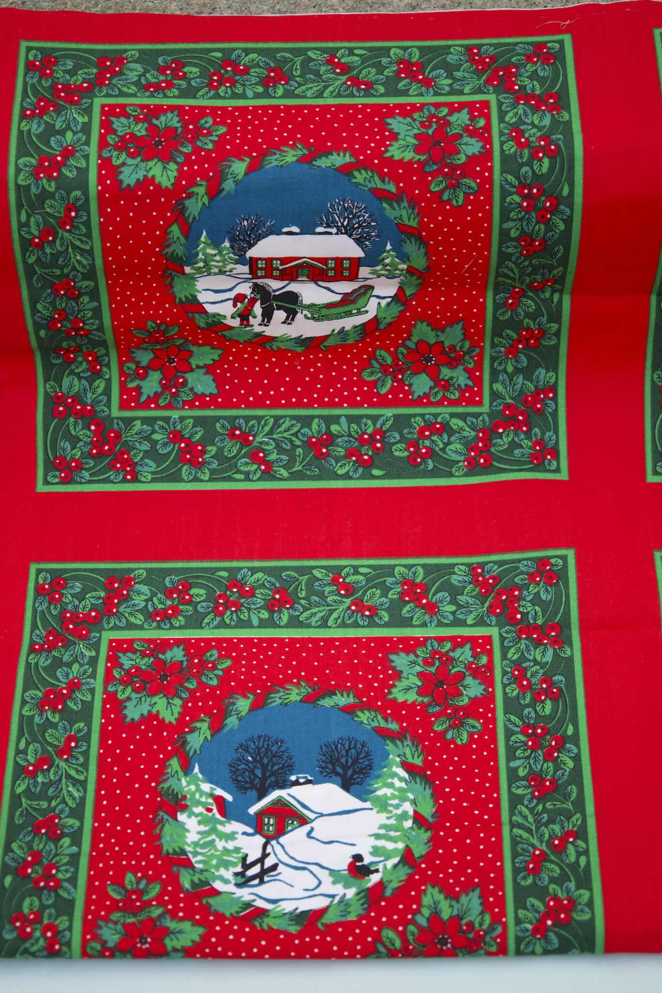 Sandvika julehus i ruter rød