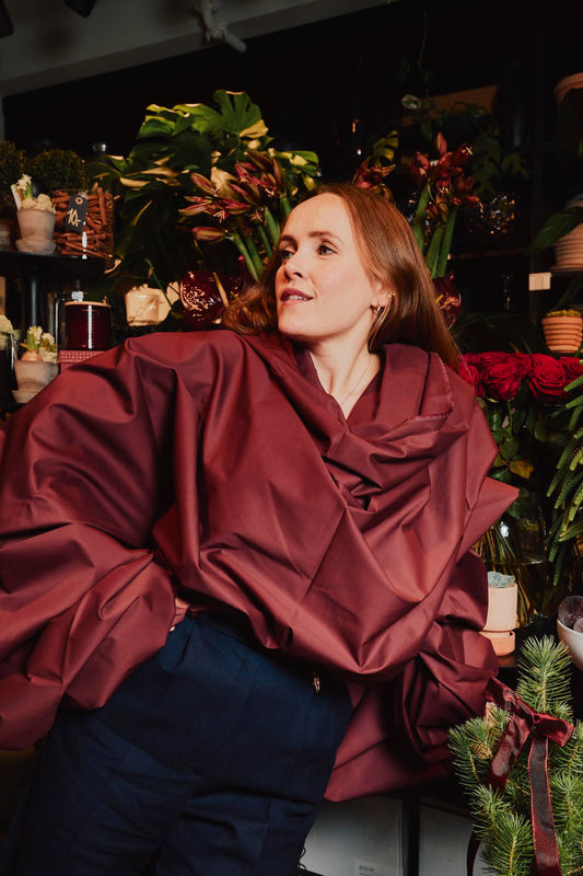 Lysneblusen mønster + Poplin mørk rød