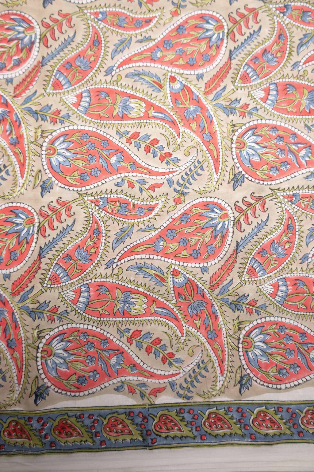 Studio Bazar - Rubinpaisley