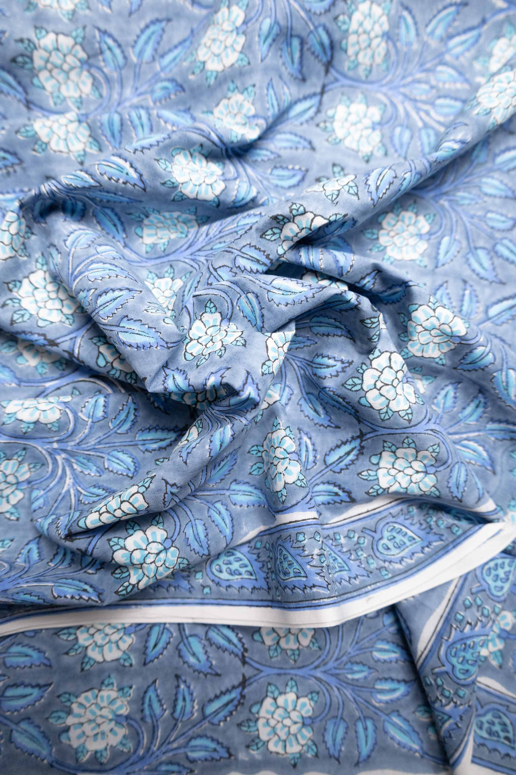 Studio Bazar - Safir