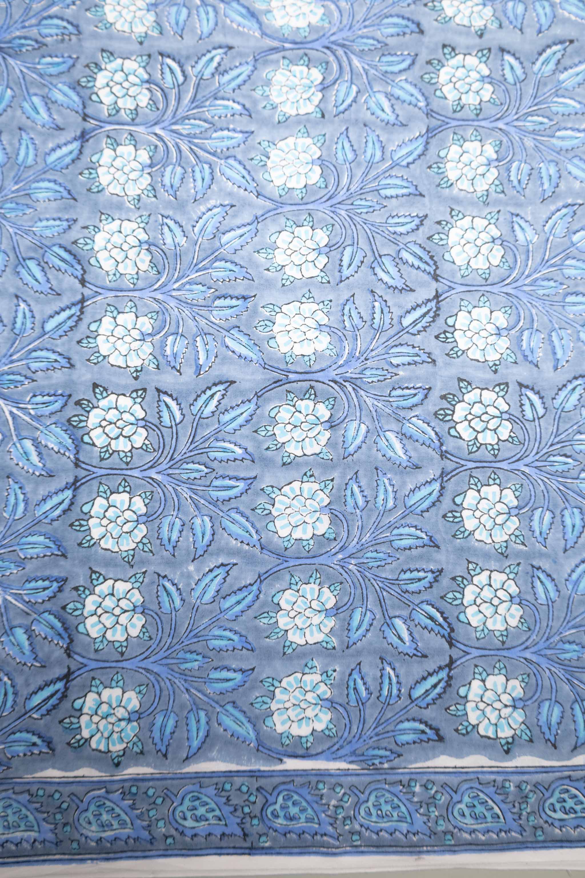 Studio Bazar - Safir