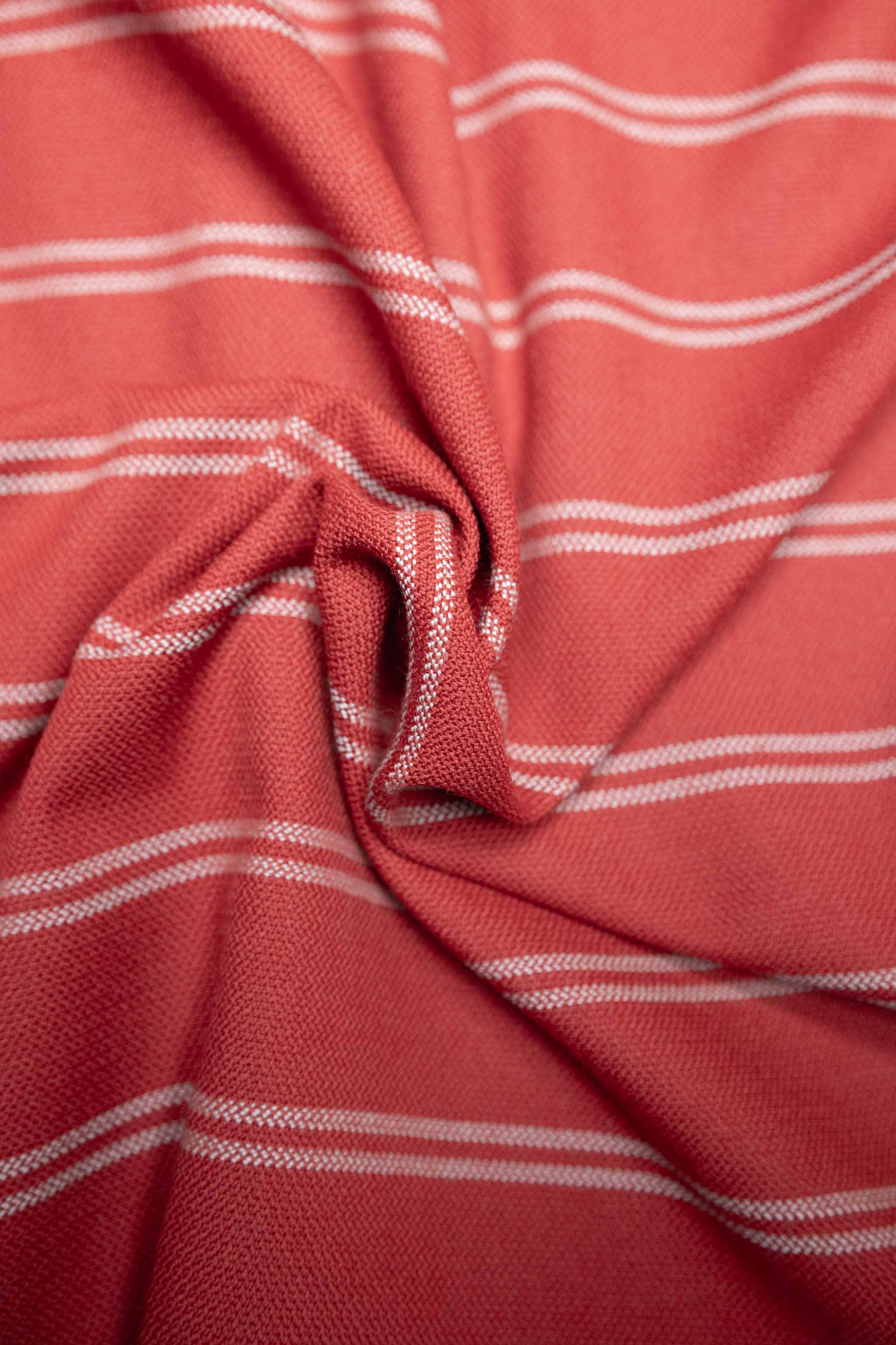 Frøya - Rød med lyse striper