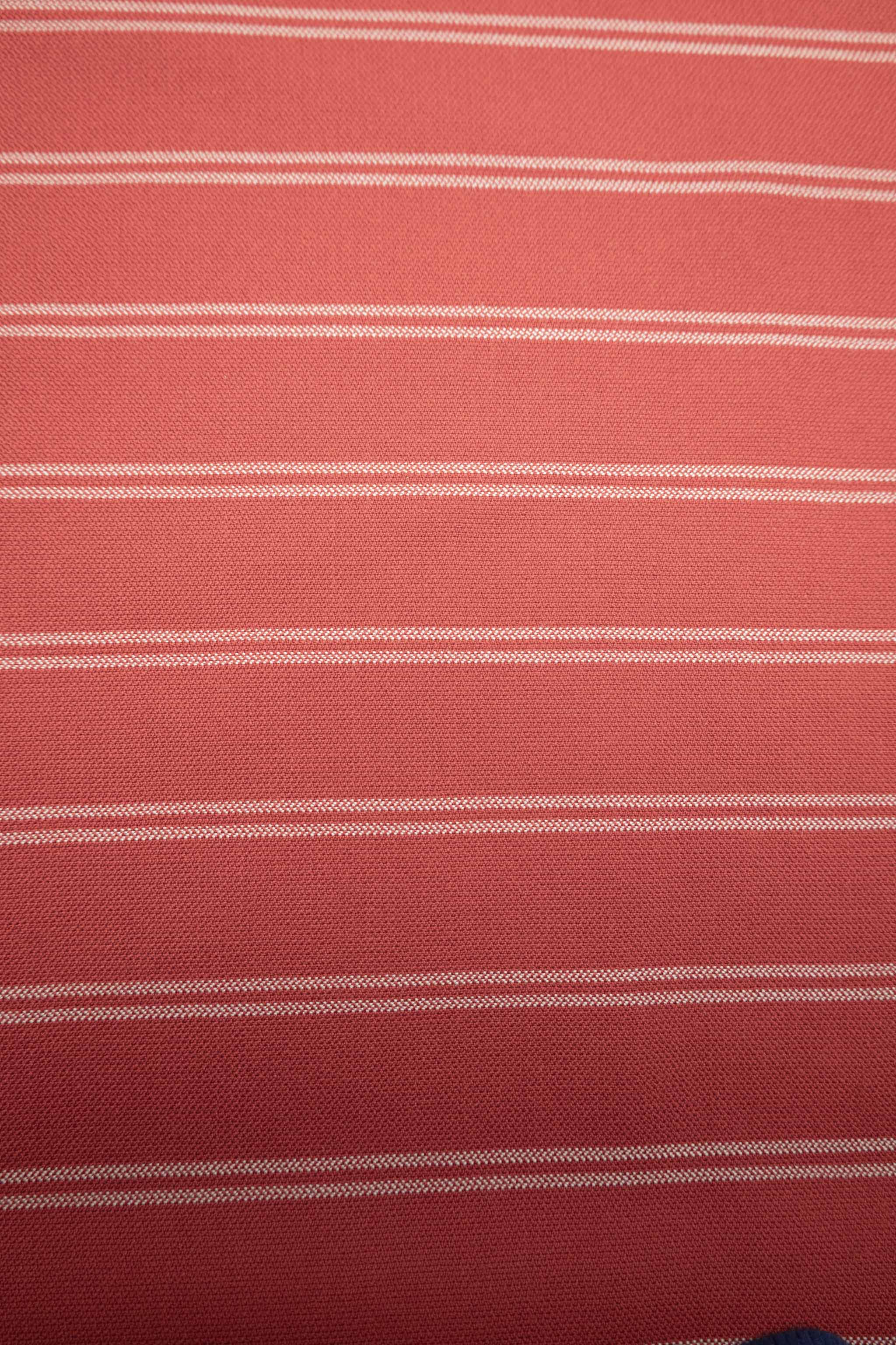 Frøya - Rød med lyse striper