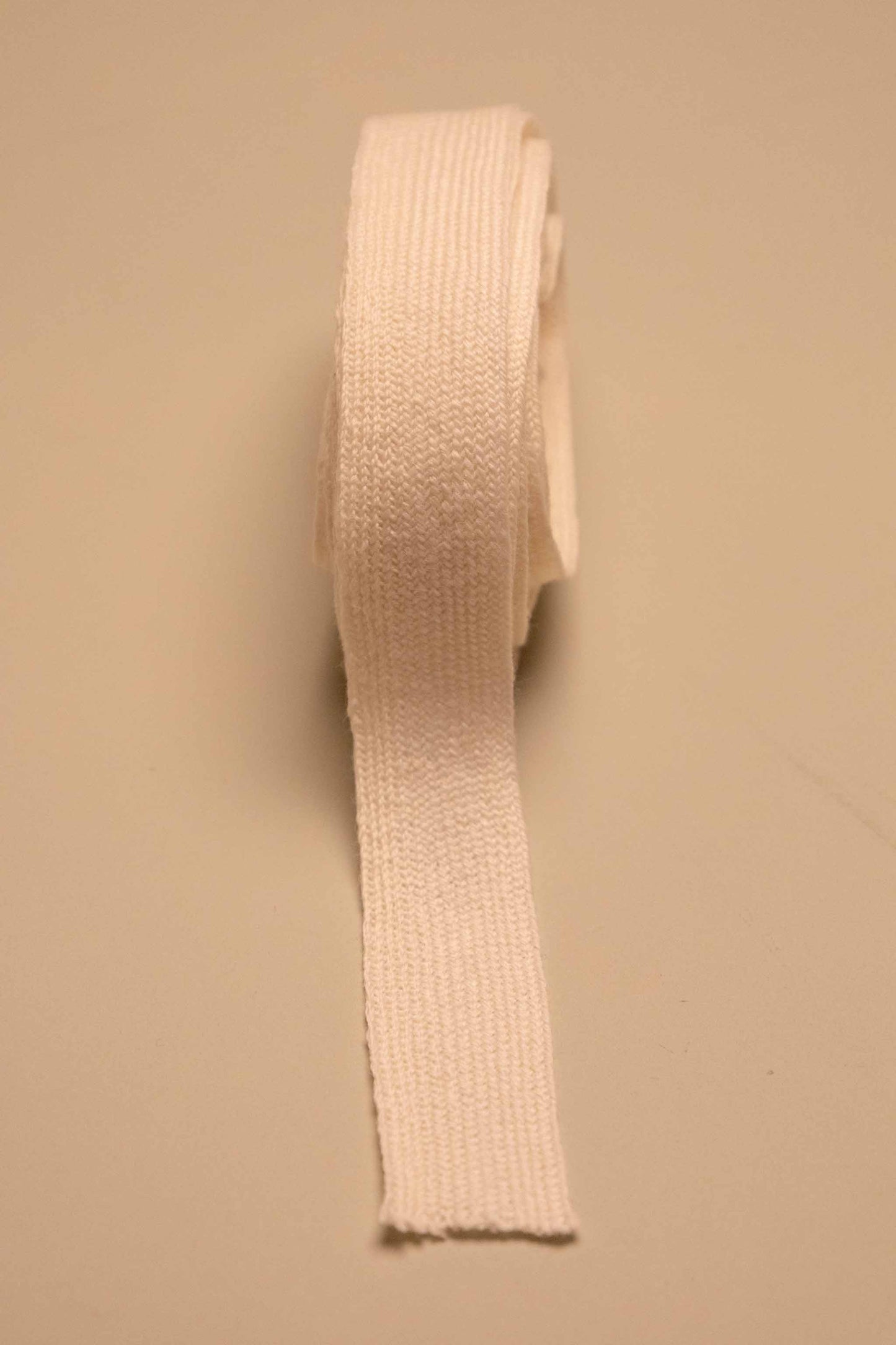 Strikkebånd ull hvit, 30 mm