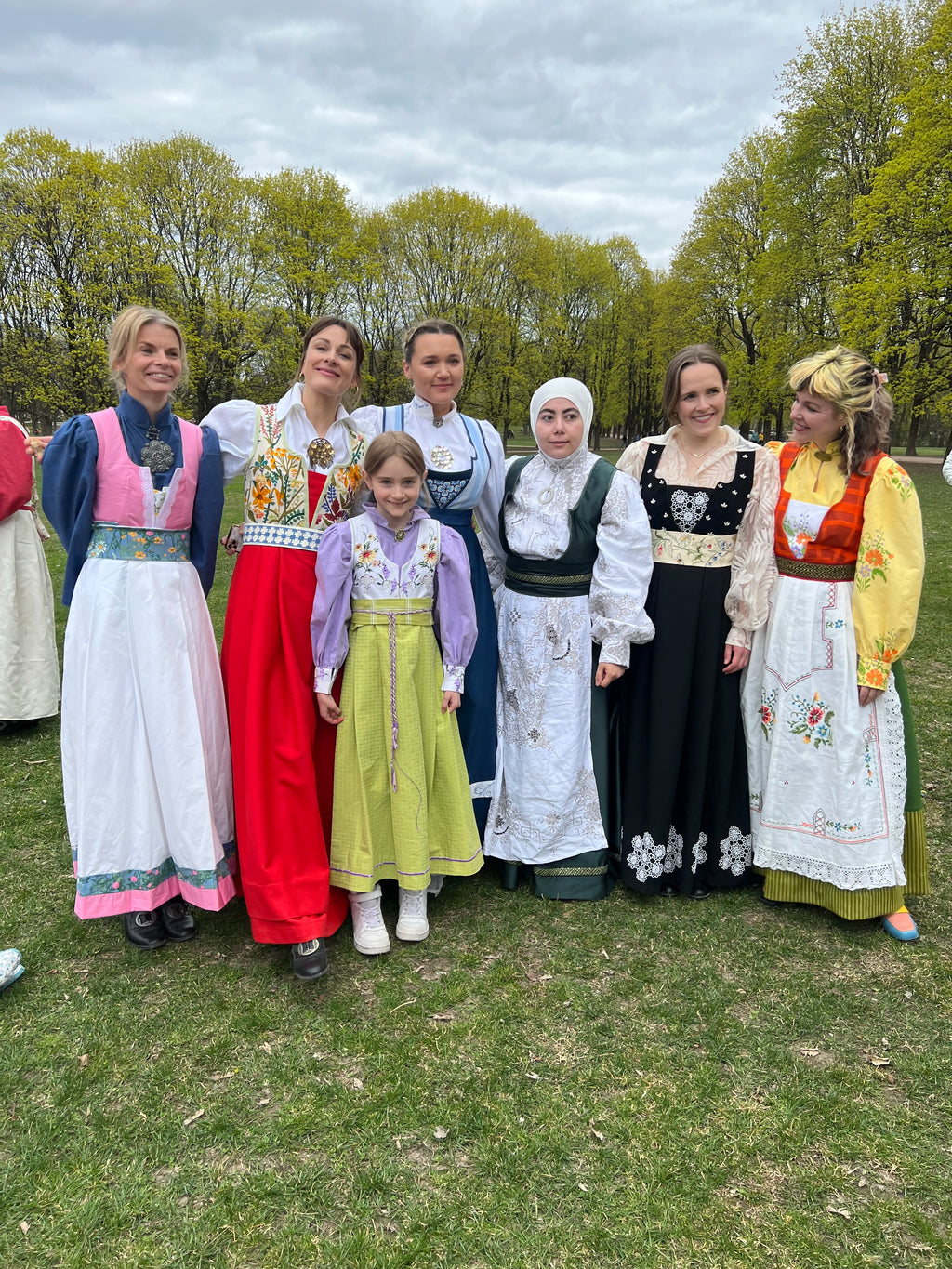 Fæstdrakt Dame + bluse