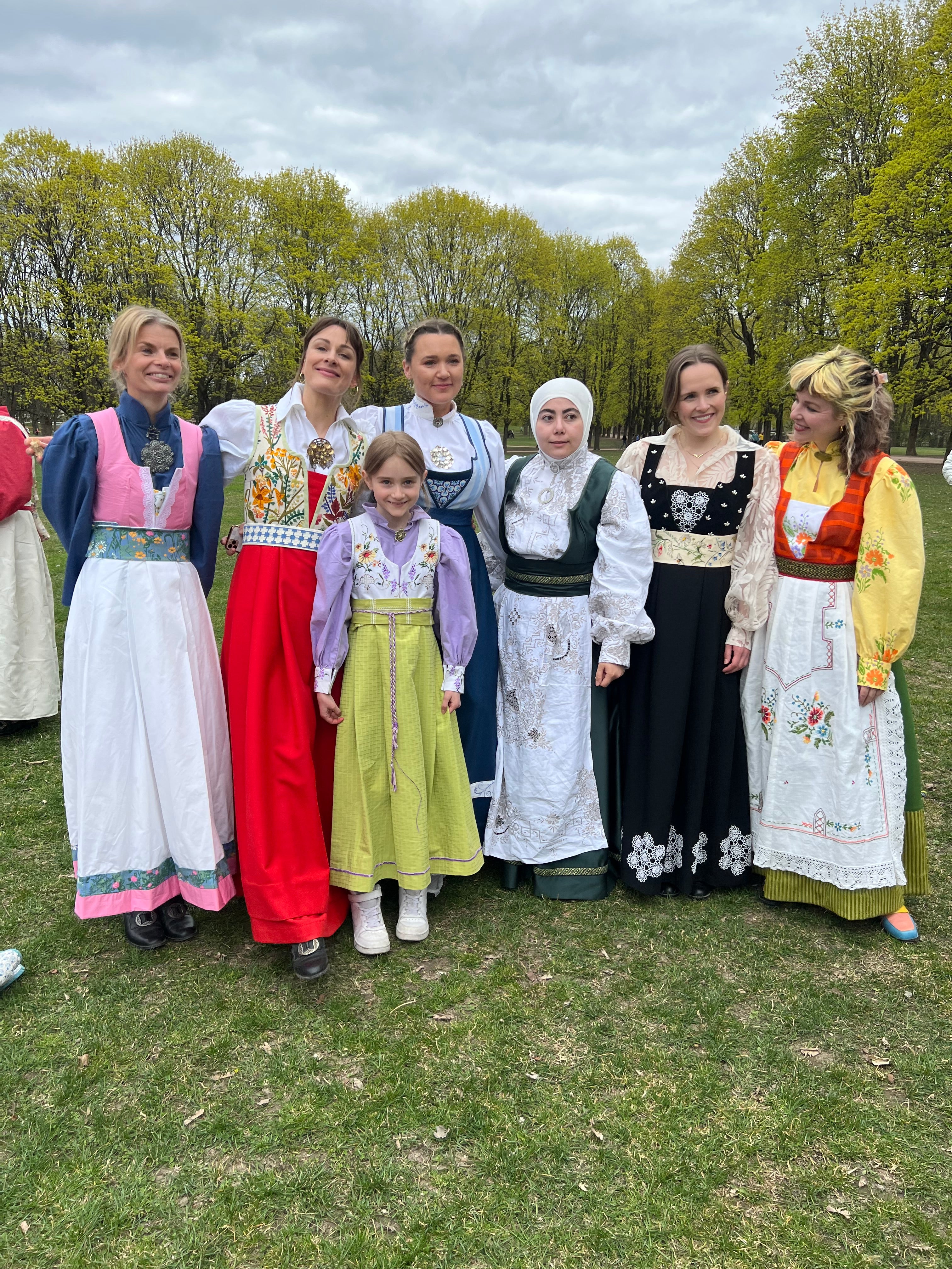 Fæstdrakt Dame + bluse