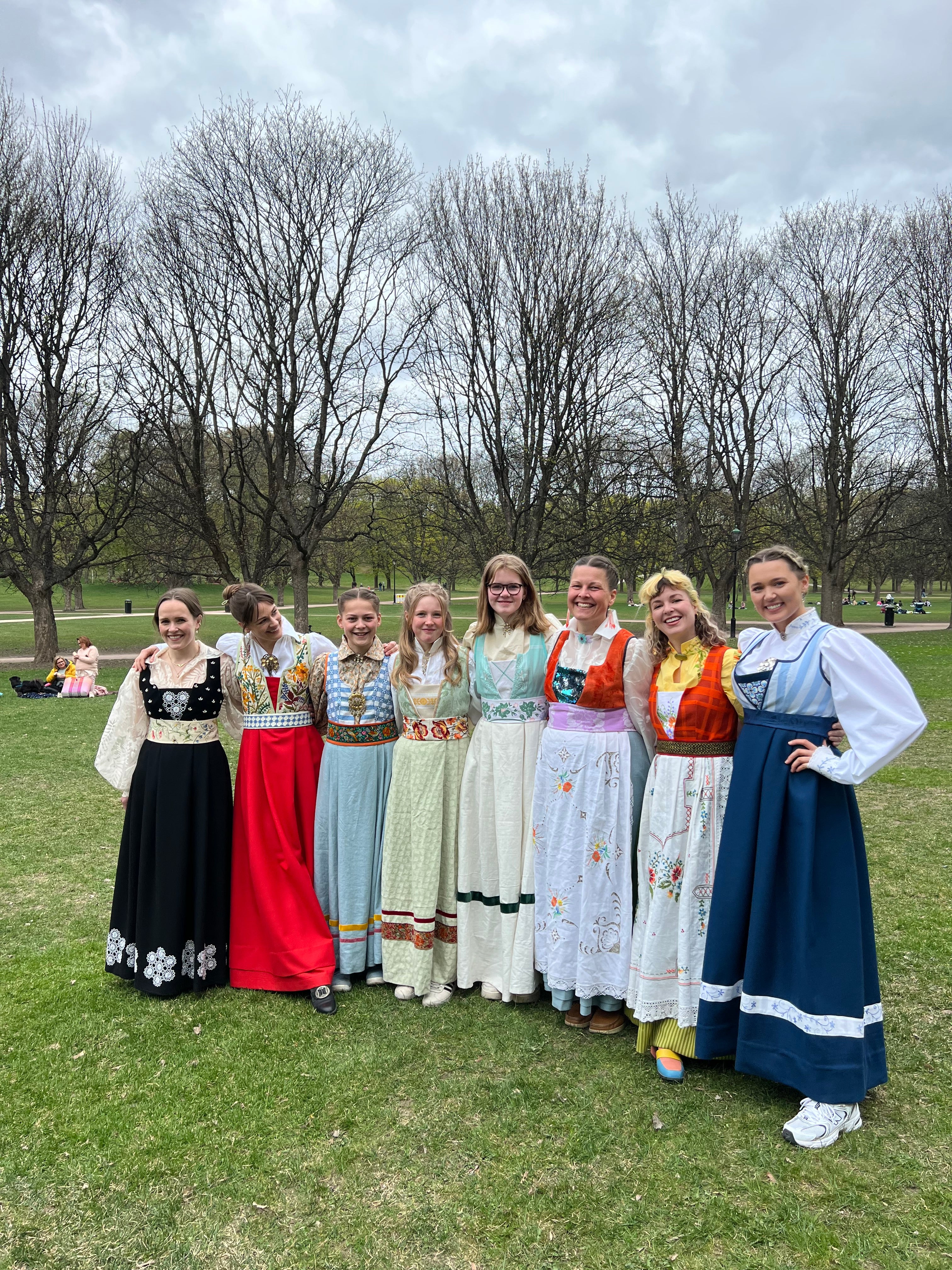 Fæstdrakt Dame + bluse