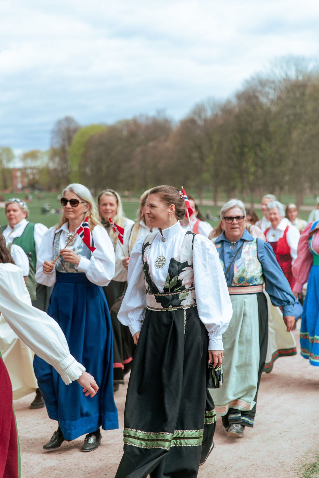 Fæstdrakt Dame + bluse