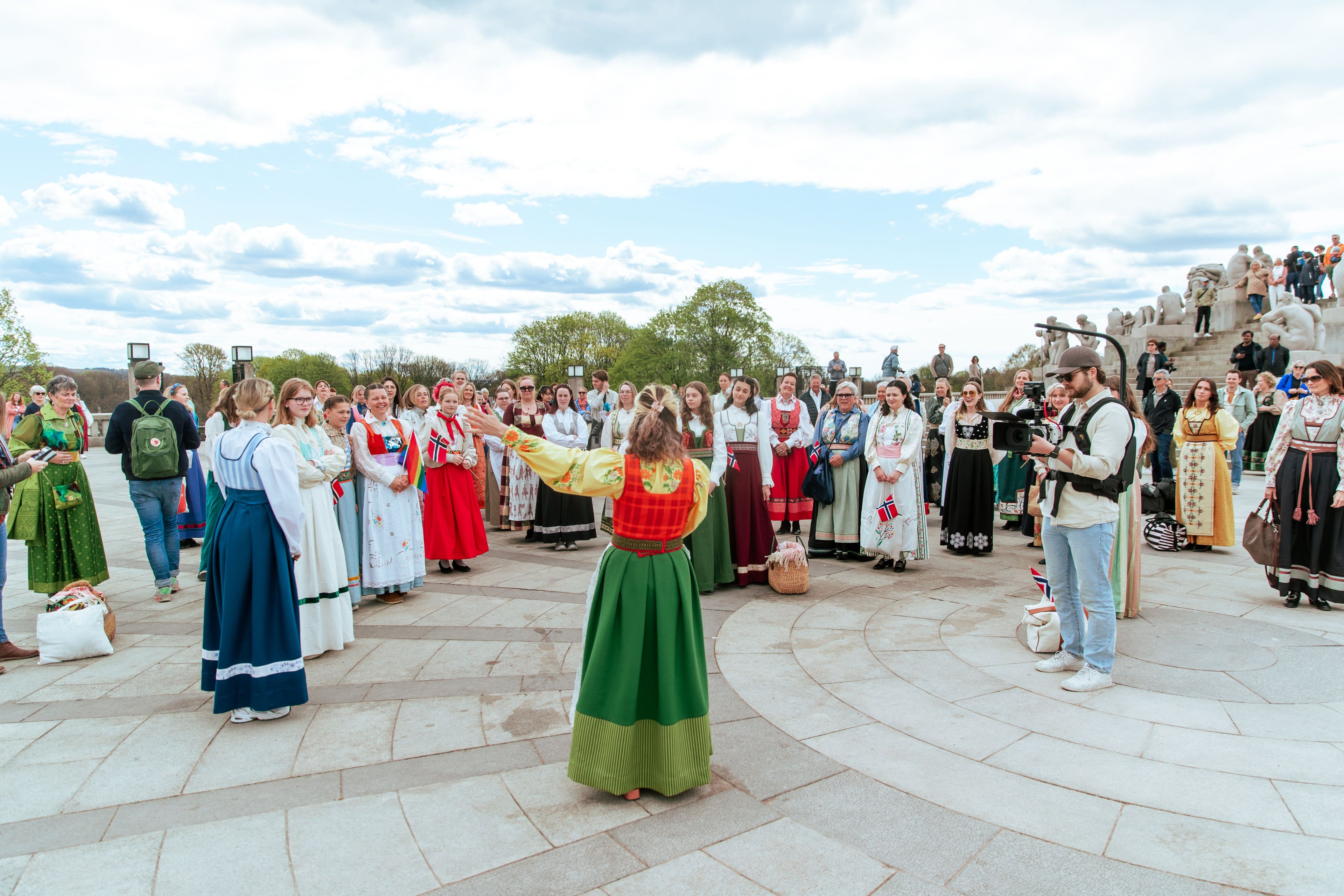 Fæstdrakt Dame + bluse