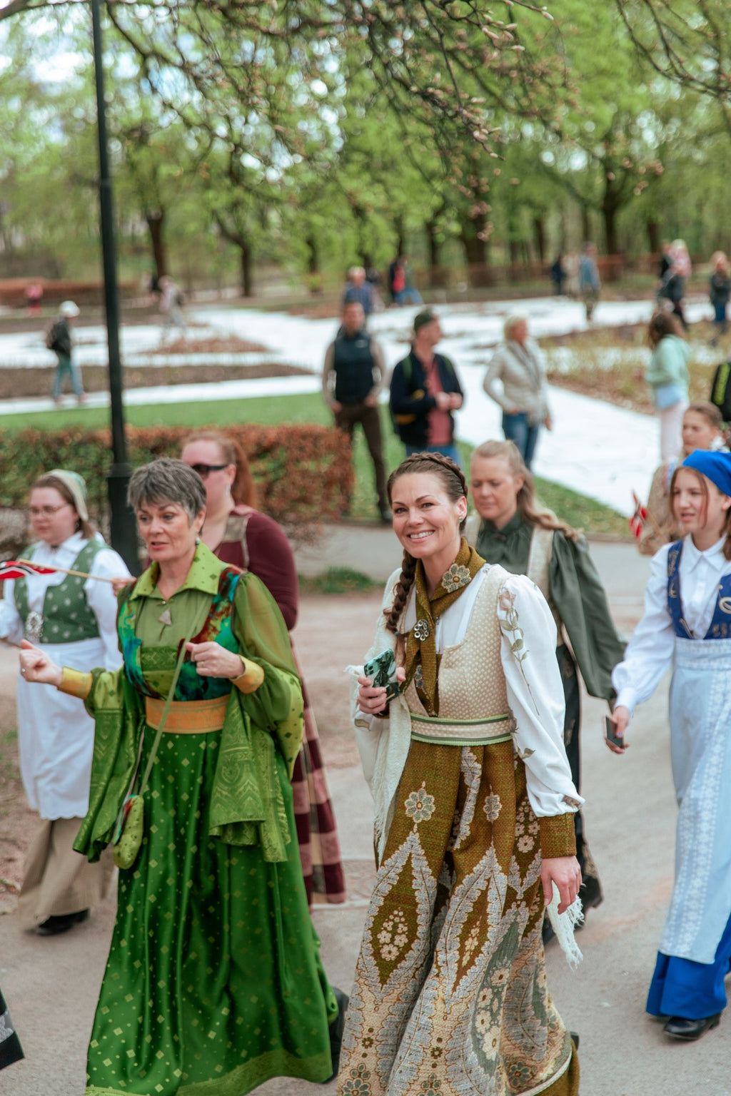 Fæstdrakt Dame + bluse