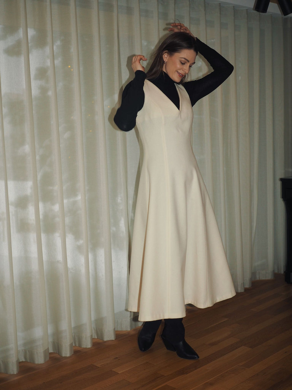 Lang Dressing med V hals uten ermer