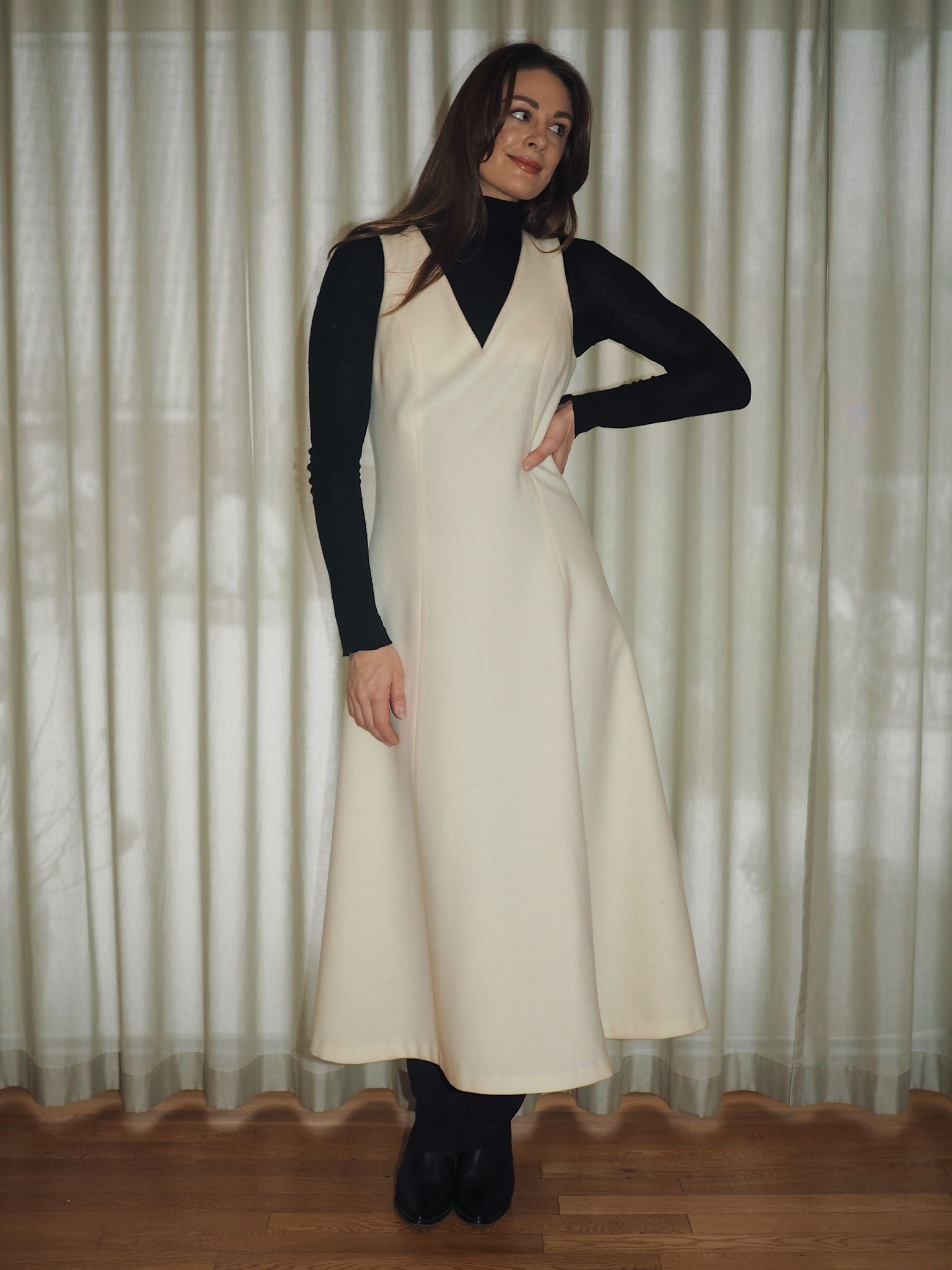 Lang Dressing med V hals uten ermer